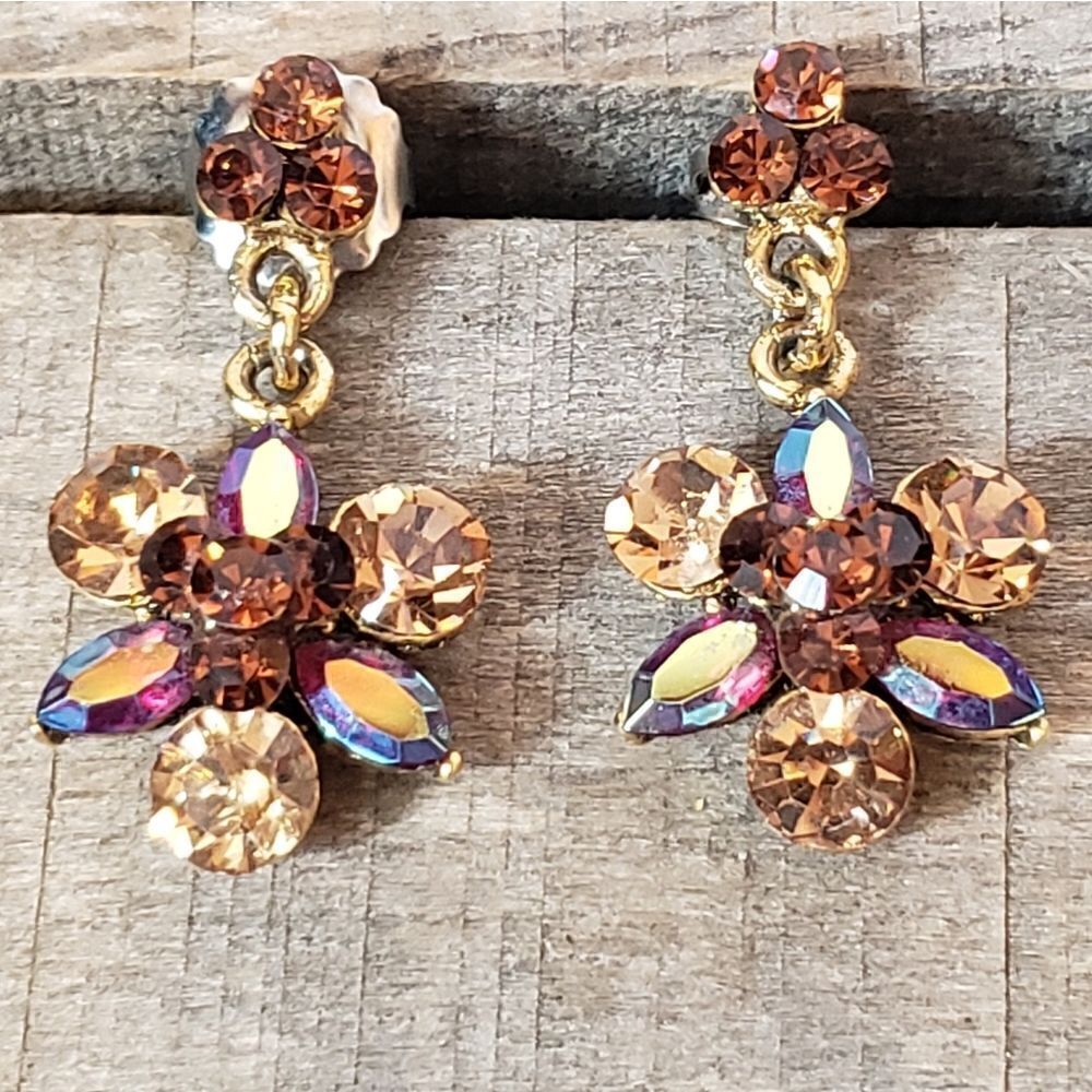 TIARA MISU Dangling Gem Pierced Earrings